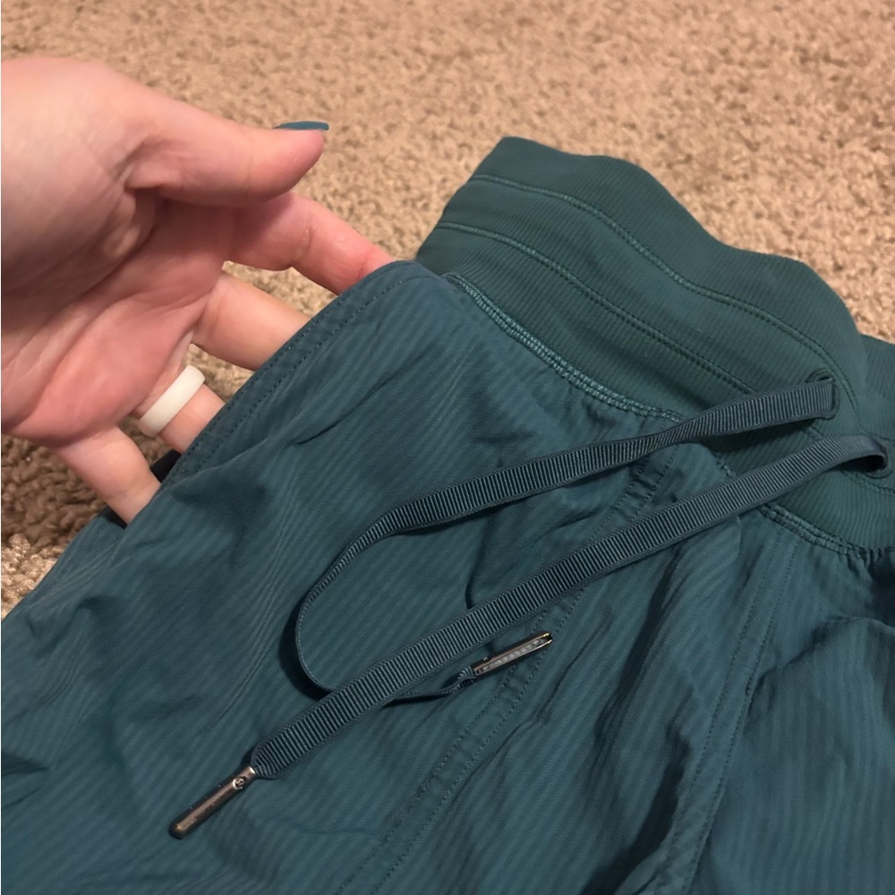 Lululemon Dance Studio Mid Rise Jogger Size 2 Legacy green - Picture 3 of 5